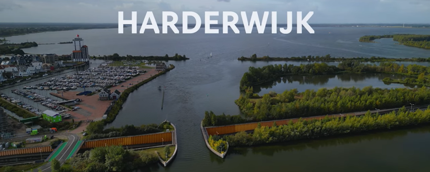 harderwijk words and background of the city with canal